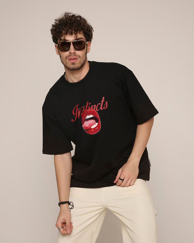 Red Temptation - Oversized T-Shirt (Black)