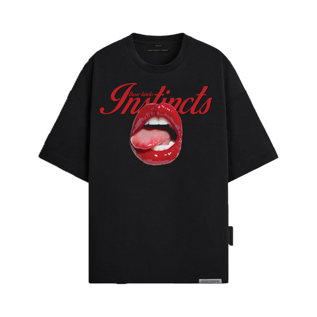 Red Temptation - Oversized T-Shirt (Black)